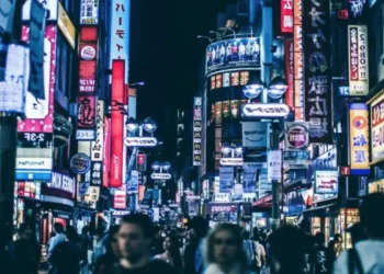 Japan Super-Long Bonds Rise on Issuance Cut Report