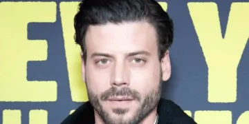 François Arnaud Says Heated Rivalry Was Nearly Less Steamy on Original Streamer