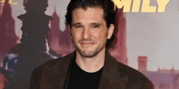 Kit Harington Speaks Out Against Game of Thrones Season 8 Remake Petition